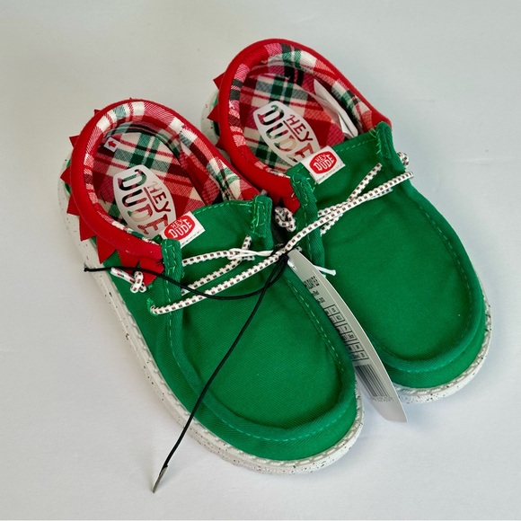 NWT-Hey Dude Kids Wally Holiday Elf Green and Red Shoes- Children’s Size 11 - Picture 2 of 7